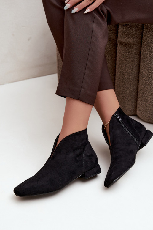 Botins pretos baixos Cut Out com saltos largos Canella