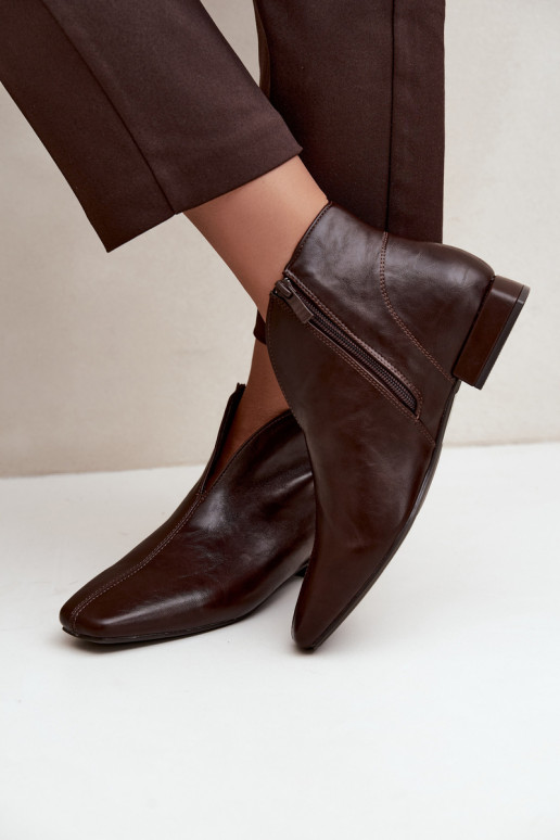 Botins castanhos escuros baixos Cut Out com saltos largos em couro sintético Canella