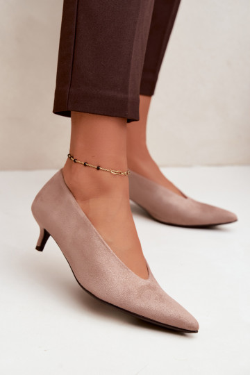 Sapatos de camurça de cor areia com Kitten Heel Nuretta