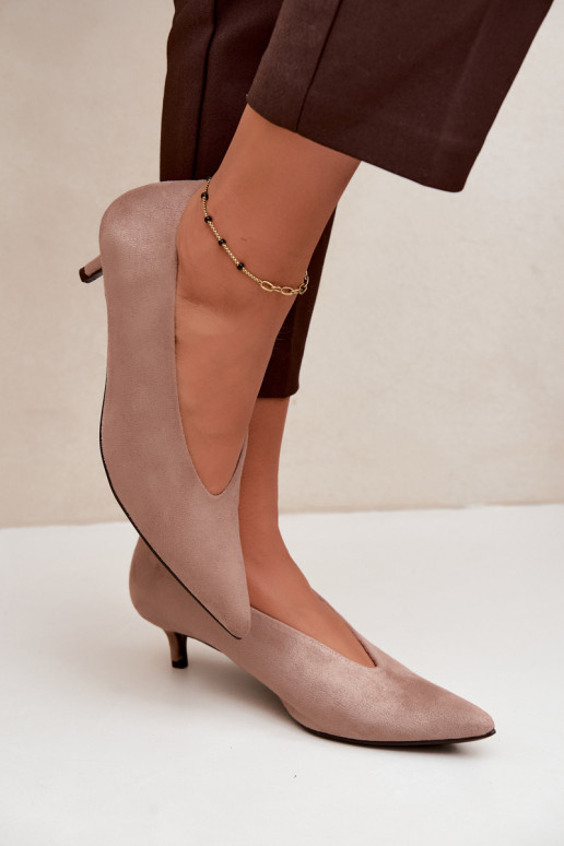 Sapatos de camurça de cor areia com Kitten Heel Nuretta