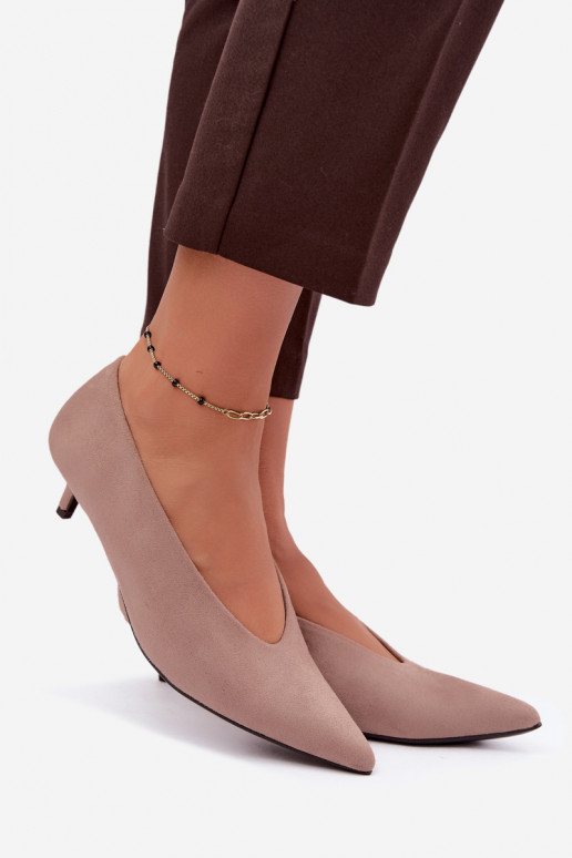 Sapatos de camurça de cor areia com Kitten Heel Nuretta