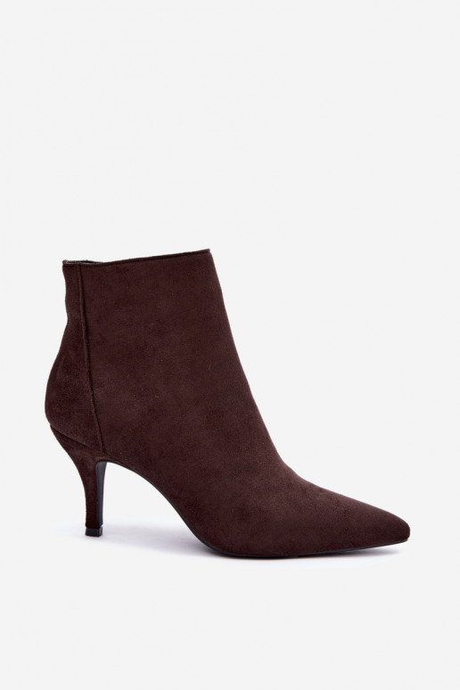 Botins de camurça sintética cor chocolate com saltos agudos Niretta