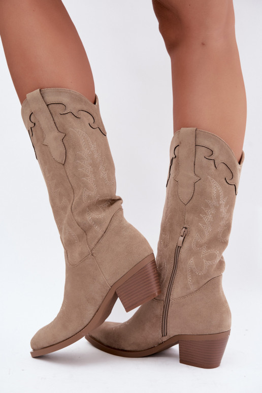Botas de camurça sintética cor areia estilo cowboy com saltos Jarissa