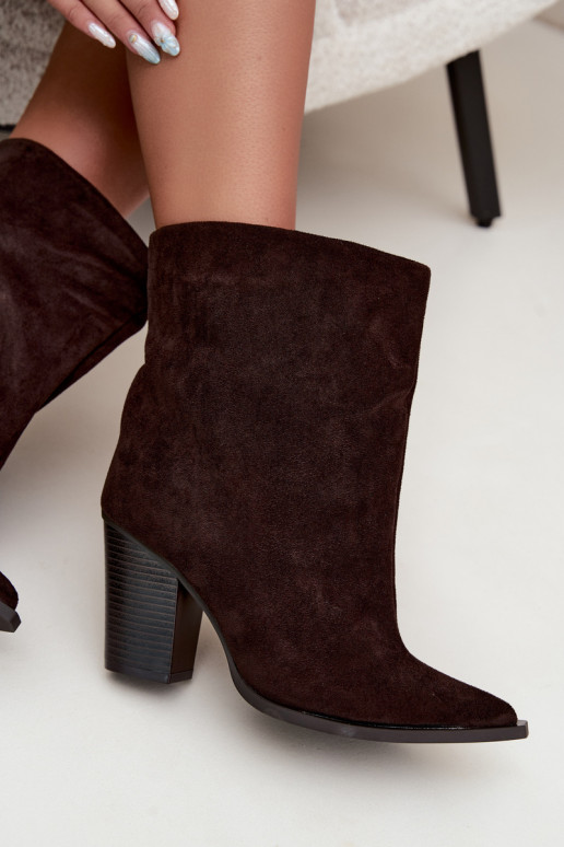 Botins femininos com bico fino na cor chocolate Hileta