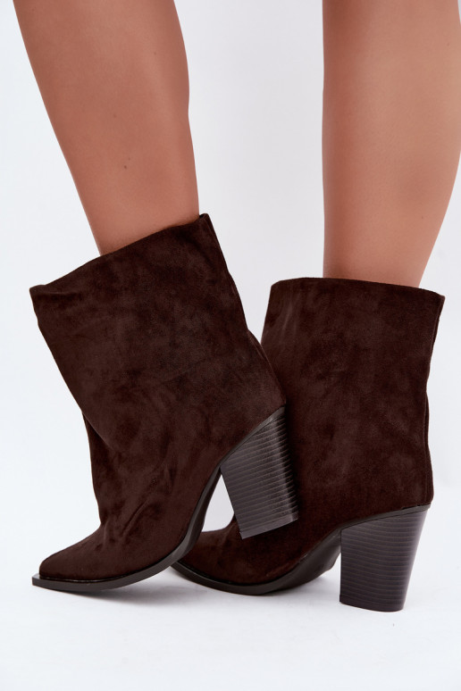 Botins femininos com bico fino na cor chocolate Hileta