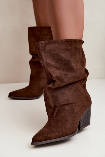 Botins castanhos enrugados slip-on em salto bloco Cazela 2