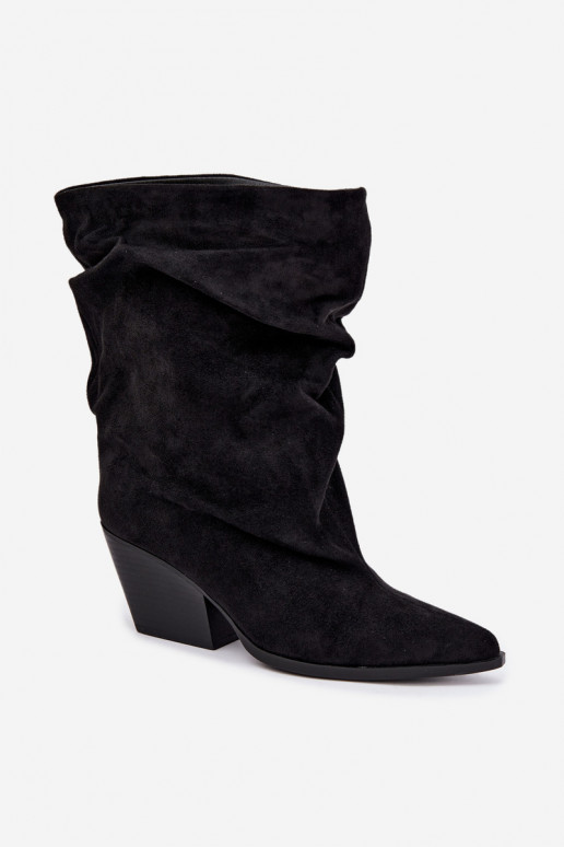 Botins pretos enrugados slip-on em salto bloco Cazela