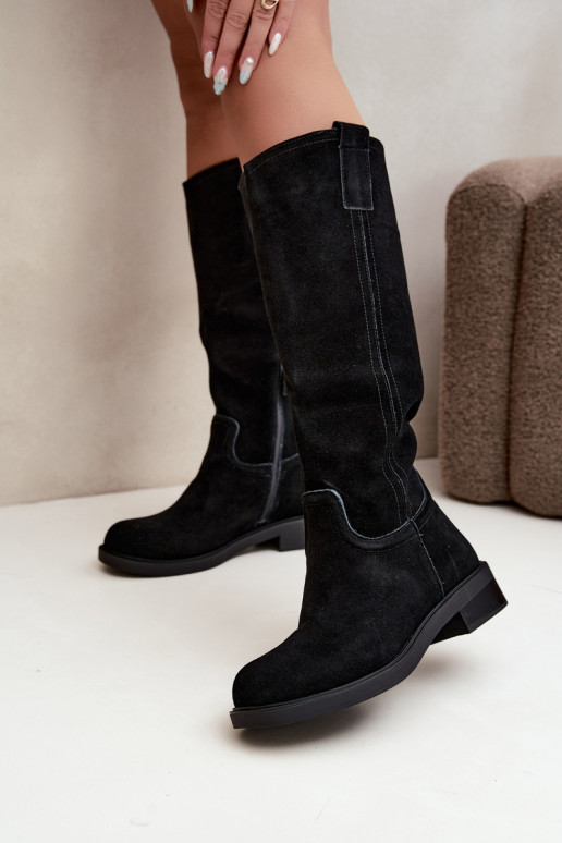 Botas pretas de camurça isoladas Ashmere