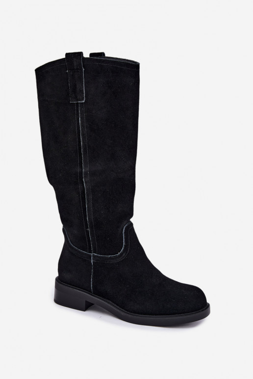 Botas pretas de camurça isoladas Ashmere