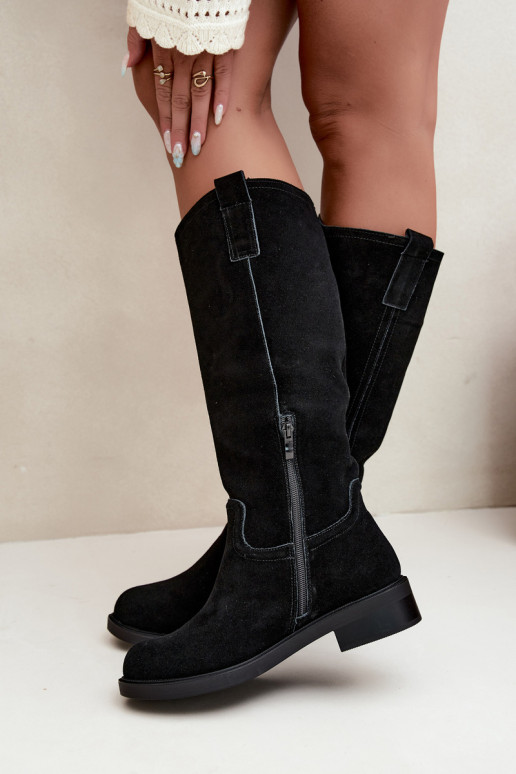 Botas pretas de camurça isoladas Ashmere