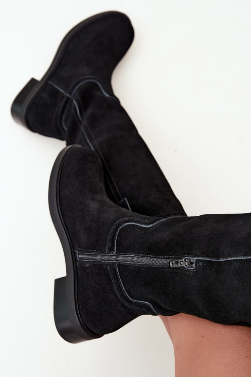 Botas pretas de camurça isoladas Ashmere
