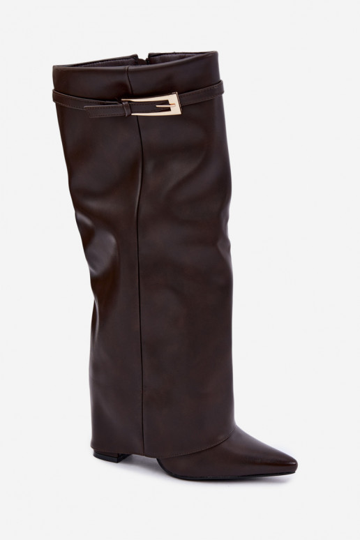 Botas de camurça cor chocolate com saltos e fivelas Amrie
