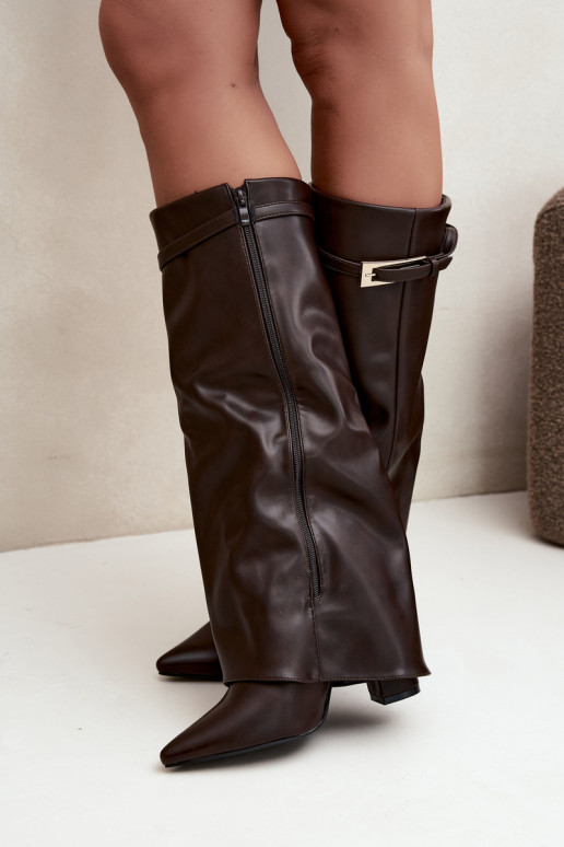 Botas de camurça cor chocolate com saltos e fivelas Amrie