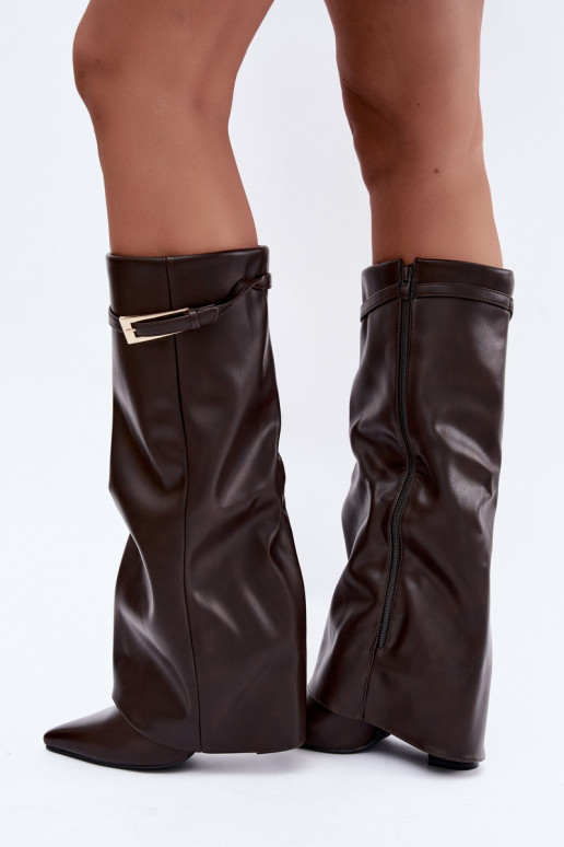 Botas de camurça cor chocolate com saltos e fivelas Amrie