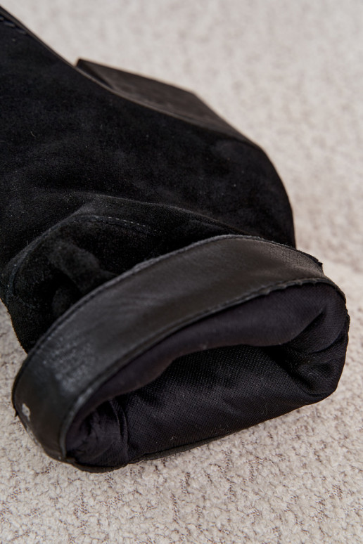 Botins de camurça natural com rugas e saltos na cor preta Merrin