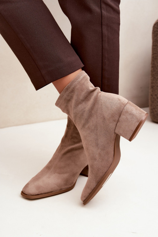 Botins femininos com salto tipo Klocek na cor caqui Rosley