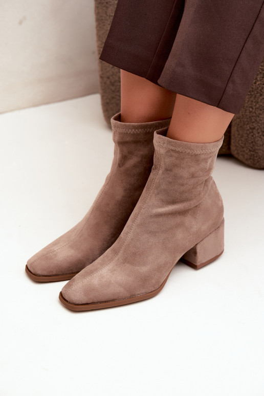 Botins femininos com salto tipo Klocek na cor caqui Rosley