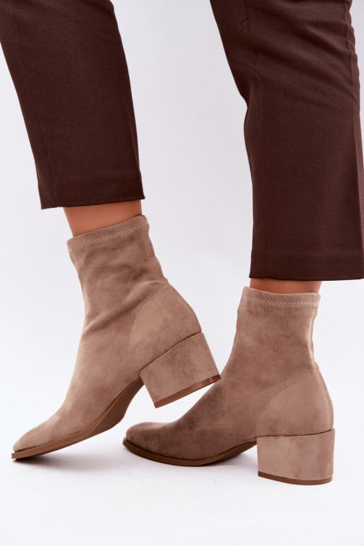 Botins femininos com salto tipo Klocek na cor caqui Rosley