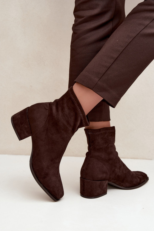 Botins femininos com salto tipo Klocek na cor chocolate Rosley