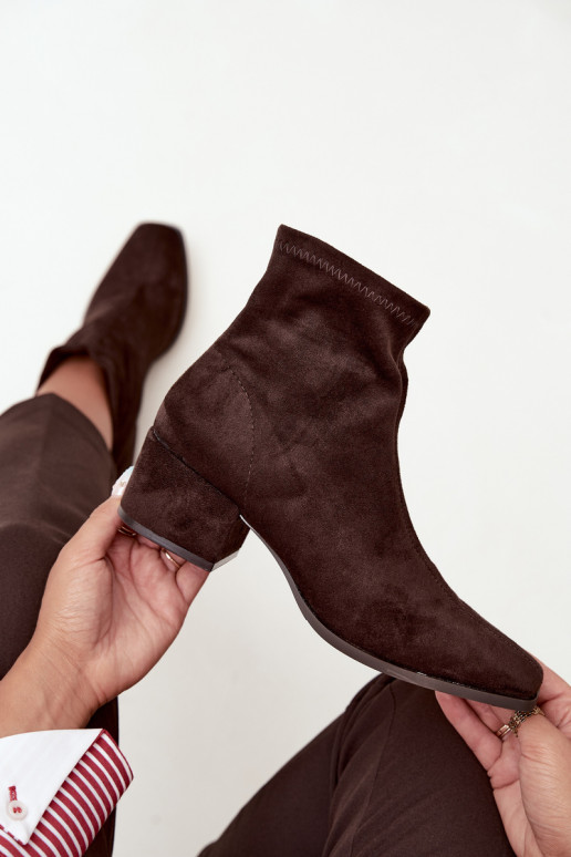 Botins femininos com salto tipo Klocek na cor chocolate Rosley