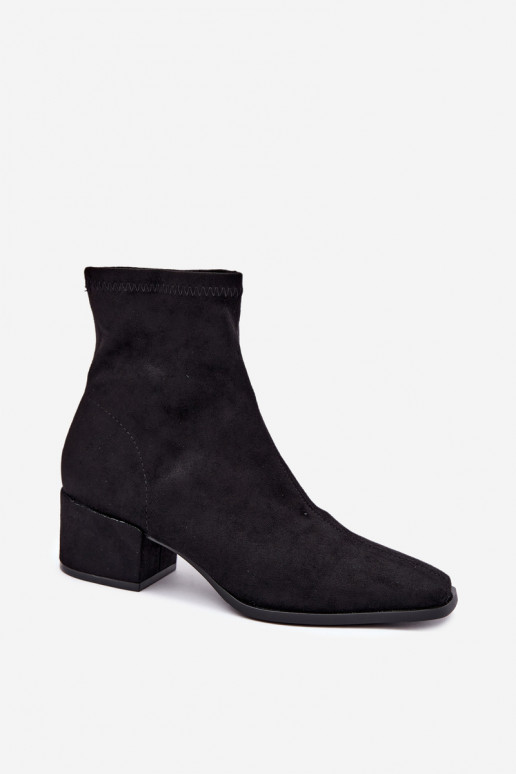 Botins femininos com salto tipo Klocek na cor preta Rosley