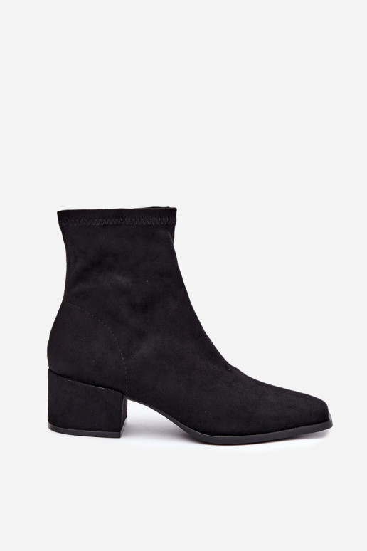 Botins femininos com salto tipo Klocek na cor preta Rosley