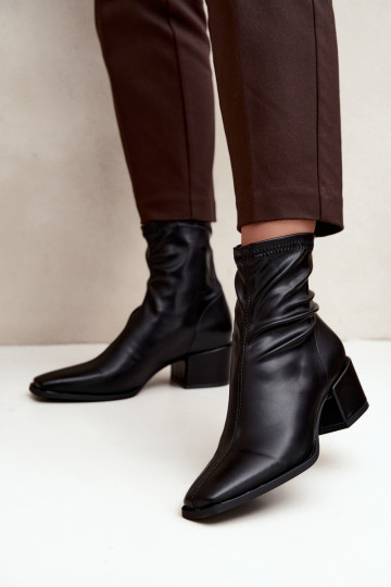 Botas femininas com salto Typu Klocek de couro ecológico cor preta Rosley