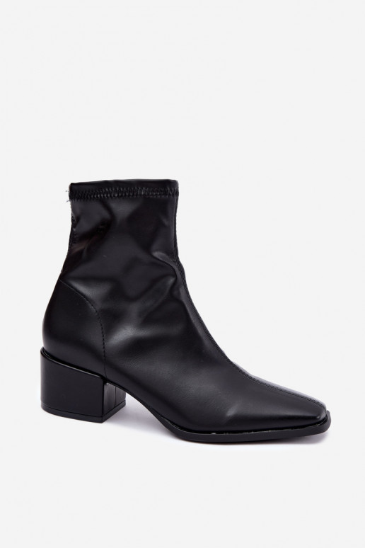 Botins femininos com salto tipo Klocek em couro sintético na cor preta Rosley