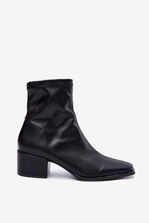 Botins femininos com salto tipo Klocek em couro sintético na cor preta Rosley