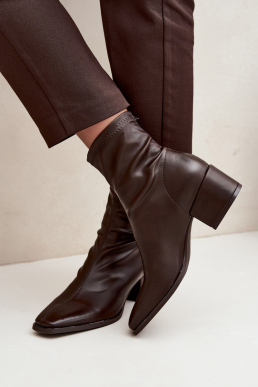 Botins femininos com salto tipo Klocek em couro sintético na cor chocolate Rosley