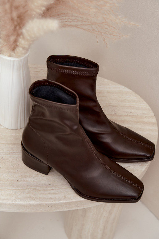 Botins femininos com salto tipo Klocek em couro sintético na cor chocolate Rosley