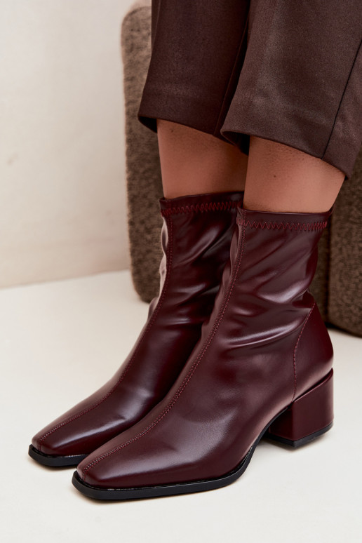 Botins femininos com salto tipo Klocek em couro sintético na cor bordô Rosley