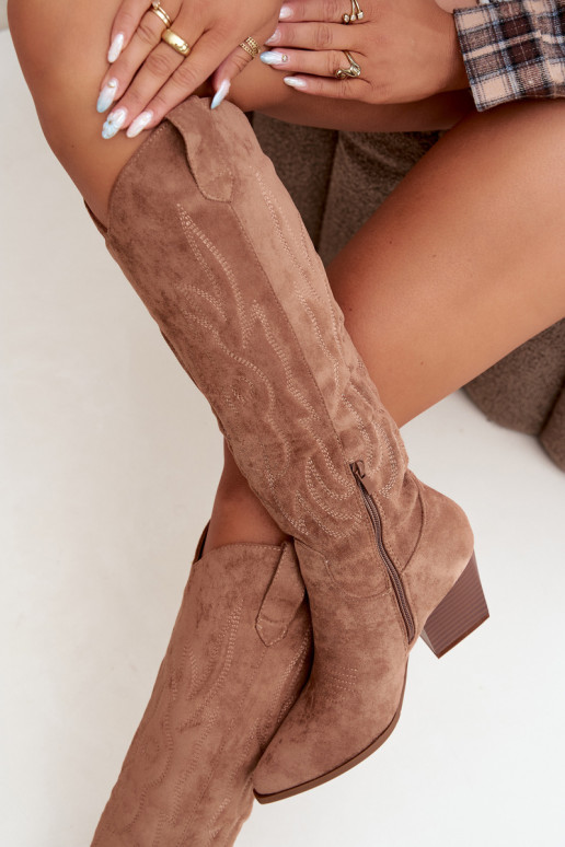botas altas femininas de estilo cowboy com saltos em cor marrom Glenor