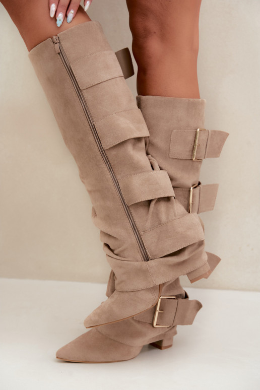 botas femininas com saltoEMyParainiętą CholeParaką I cor douradami com fivelasmi de camurça ecológicaoParae cor cáqui Isavelle