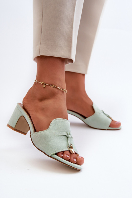 chinelo feminino com saltos em camurça sintética em menta