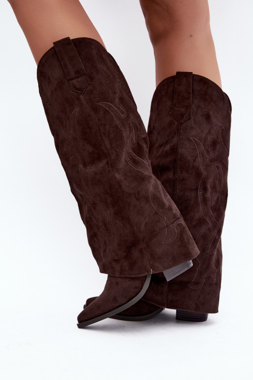 Botas longas de estilo cowboy com salto e cano costurado na cor chocolate Irella