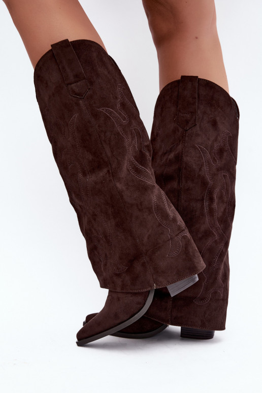 Botas longas de estilo cowboy com salto e cano costurado na cor chocolate Irella