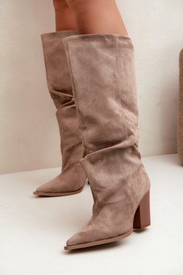 Botins chaki com saltos e babados Jensy