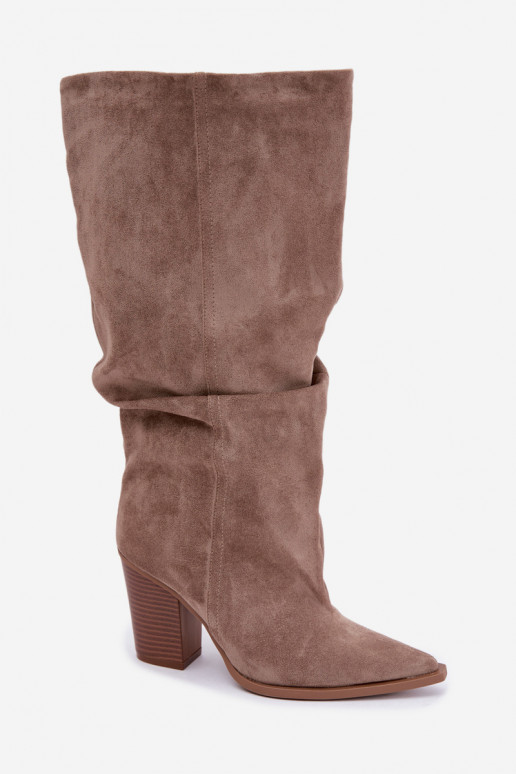 Botins chaki com saltos e babados Jensy