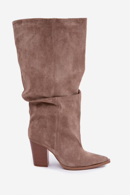 Botins chaki com saltos e babados Jensy