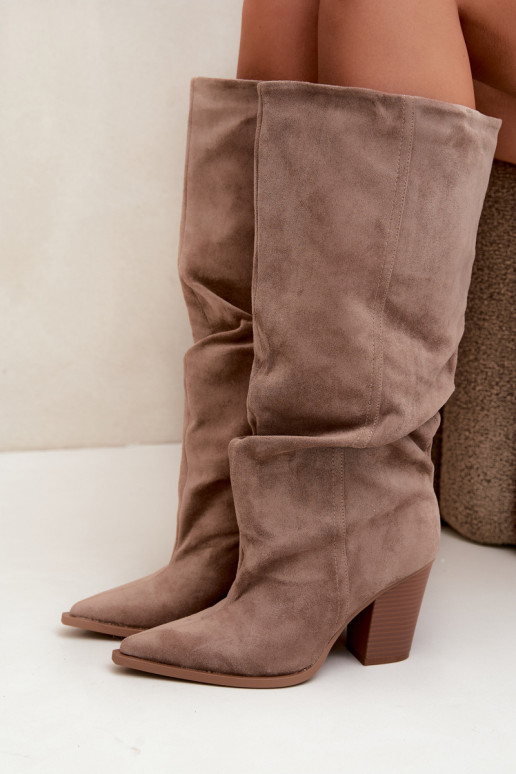 Botins chaki com saltos e babados Jensy