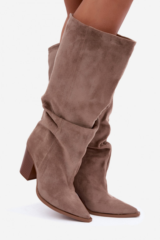 Botins chaki com saltos e babados Jensy
