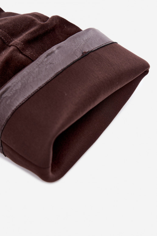 Botins de cor chocolate com saltos e babados Jensy
