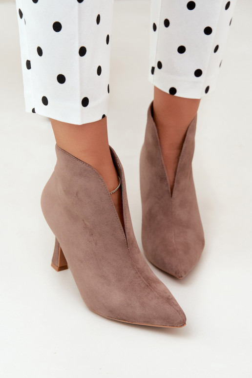 botins femininos com recortes e saltos em areia Jelya
