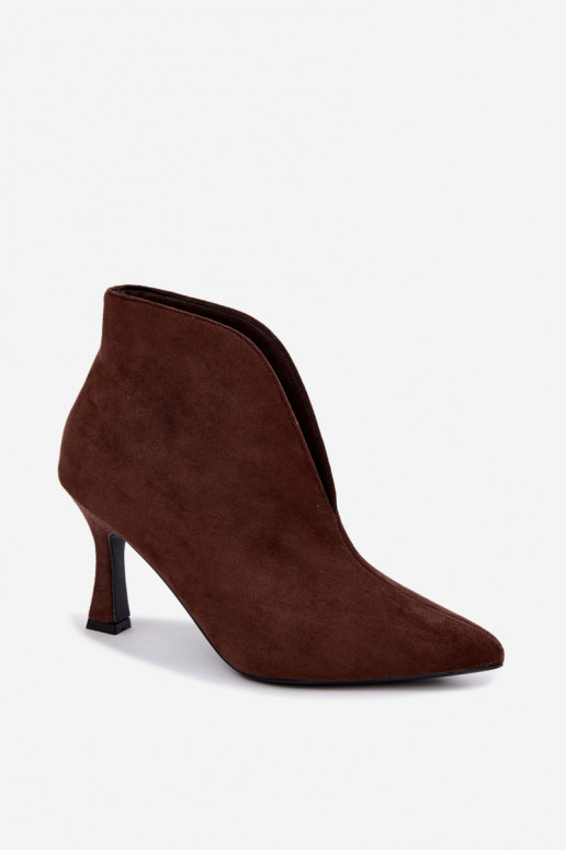 botins femininos com recortes e saltos em chocolate Jelya