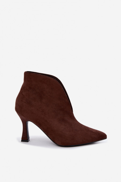 botins femininos com recortes e saltos em chocolate Jelya