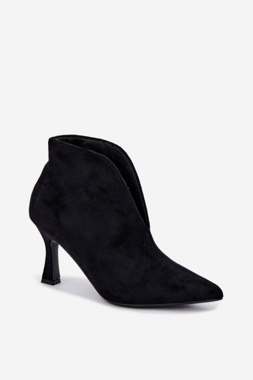 botins femininos com recortes e saltos em preto Jelya
