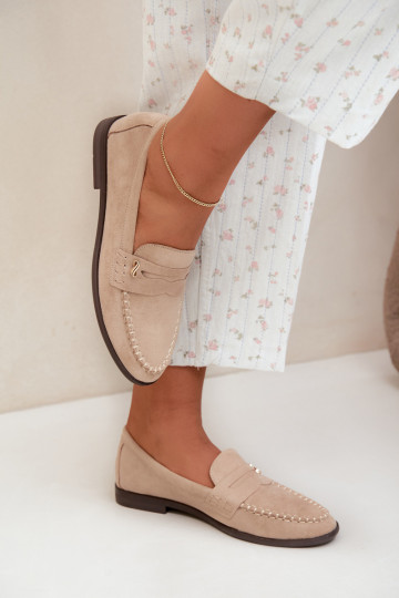 mocassins femininos com detalhes decorativos na cor areia Treya
