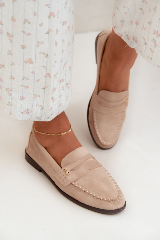 mocassins femininos com detalhes decorativos na cor areia Treya