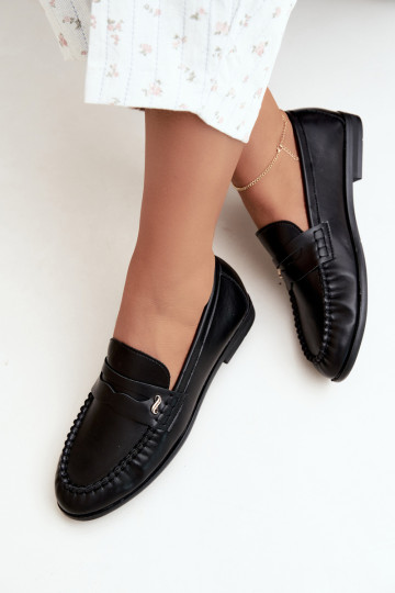 mocassins femininos com detalhes decorativos na cor preta Treya